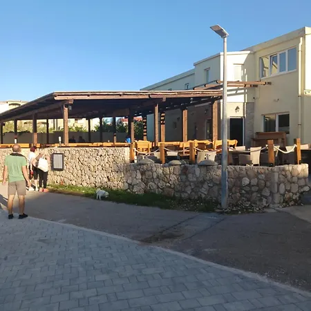 Mobile Paula אתר קמפינג Ražanac